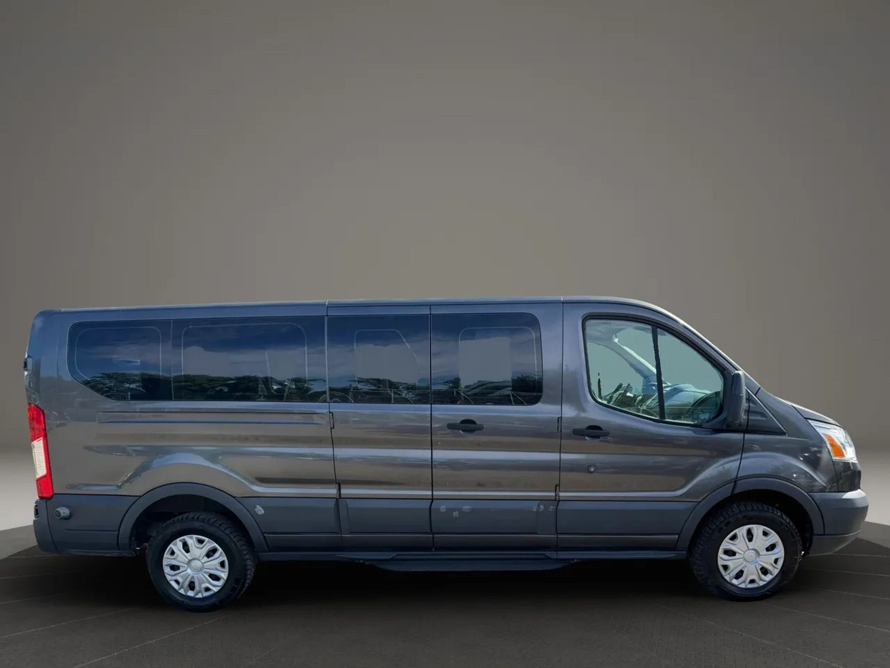 ford transit wagon 2018 1FBZX2ZM0JKB02140 image ford transit wagon 2018 1FBZX2ZM0JKB02140 image